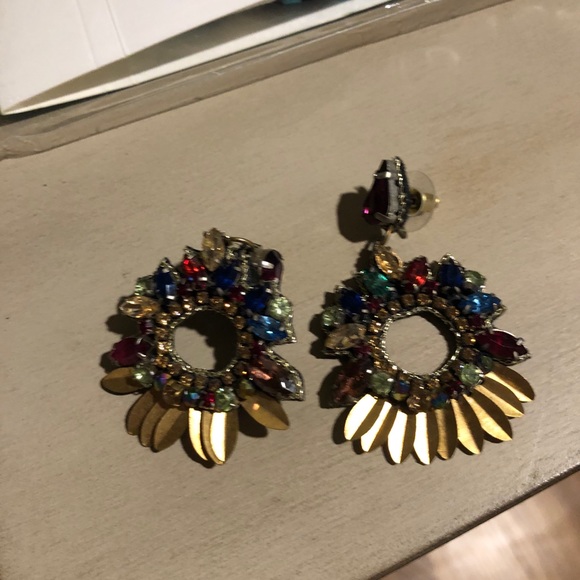 Formal gown with free earrings - Picture 6 of 7